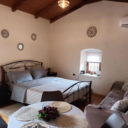 Panagiotas House * 모넴바시아